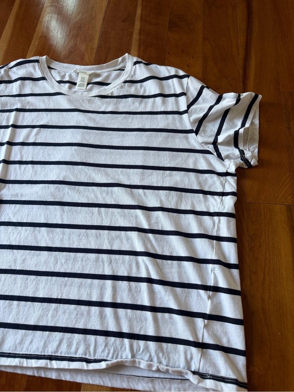 H&M women’s white and navy blue striped shirt size XXL like new condition soft - Picture 3 of 6